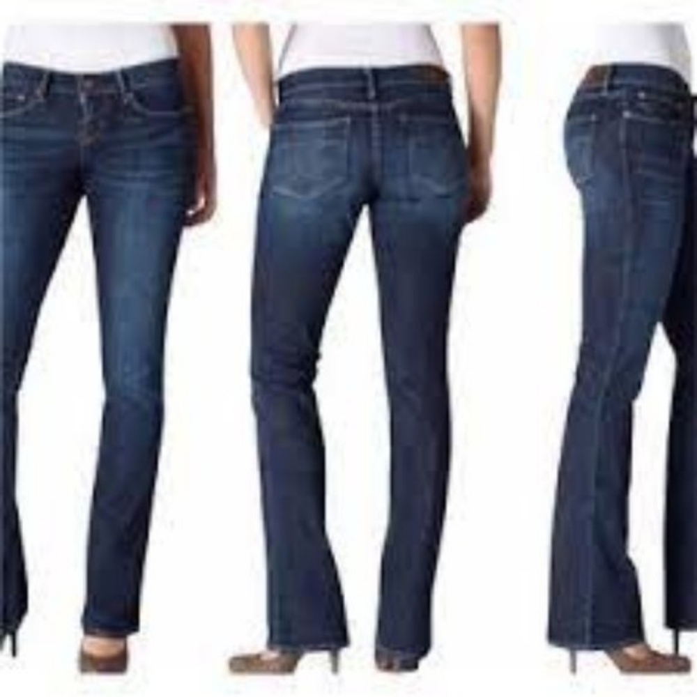 Levi's Boot Cut Dark Wash Women's Dark Blue Jeans NWT size 10 short